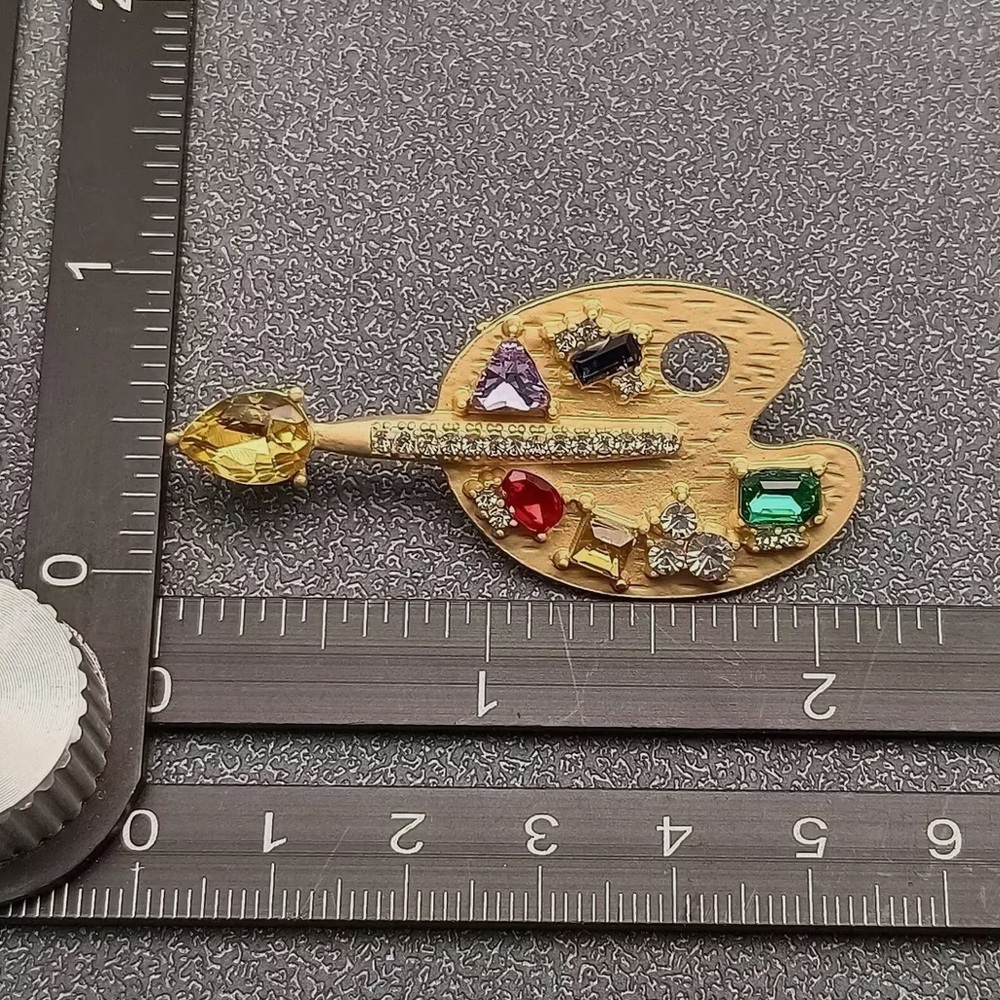 🌺5/$15🌺 Inlaid Glass Artist Palette and Brush Brooch with Multicolor Rhinestones - Picture 3 of 3